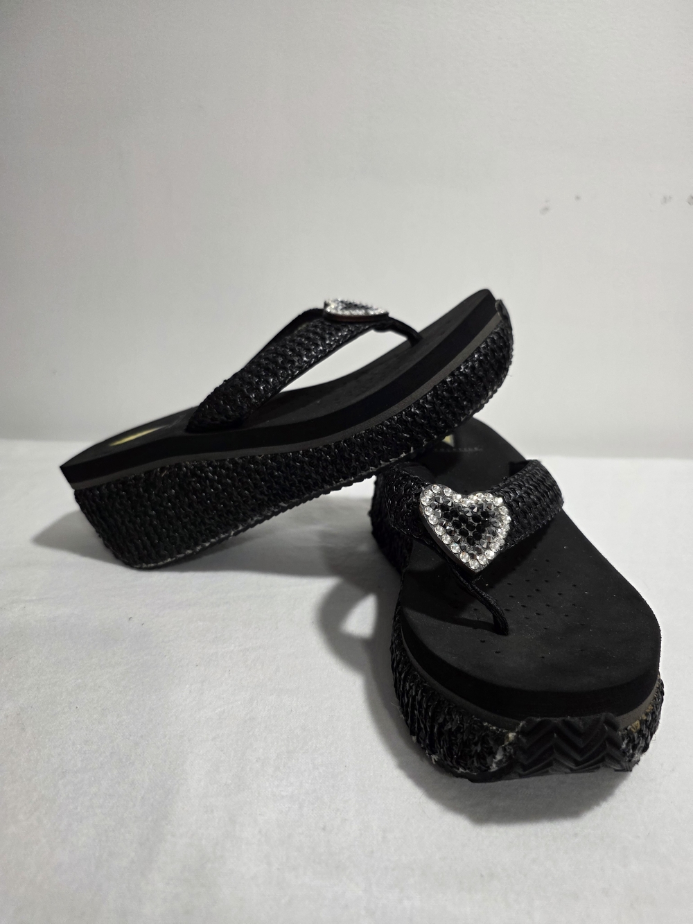 Volatile Black Platform Wedge Sandals Rhinestone Heart Thong Flip Flops Sz 9